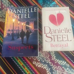 2 book bundle : Danielle Steel Betrayal: Danielle Steel Suspects